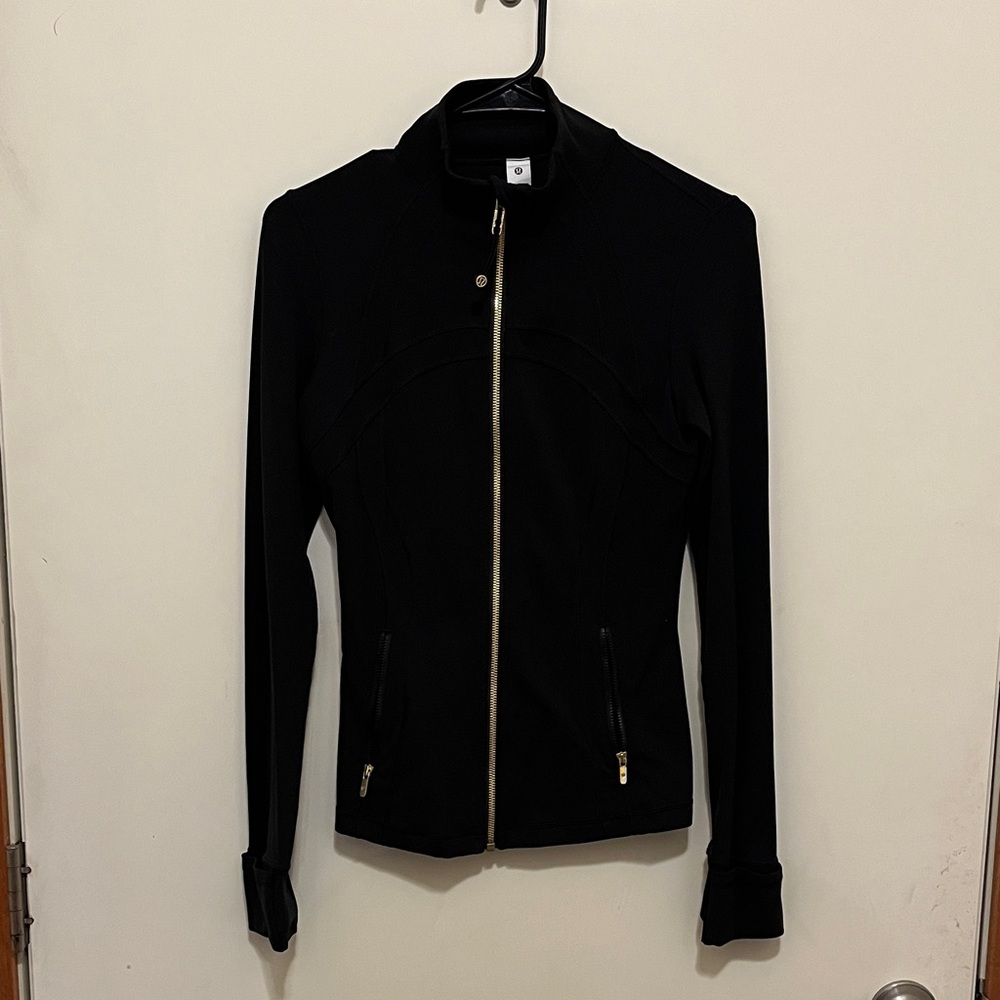 Lululemon black/gold define jacket size 6 like new condition